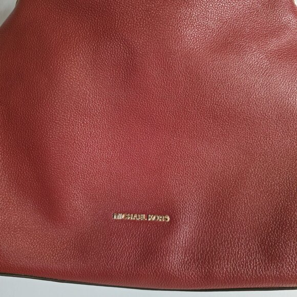 EUC Michael Kors Raven Large Pebbled Leather Rich Burgundy Shoulder Bag - Picture 13 of 13